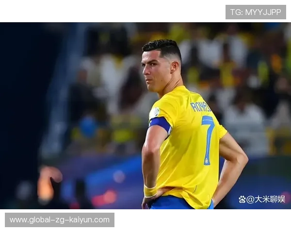 对手防守不讲理，球星怒吼裁判