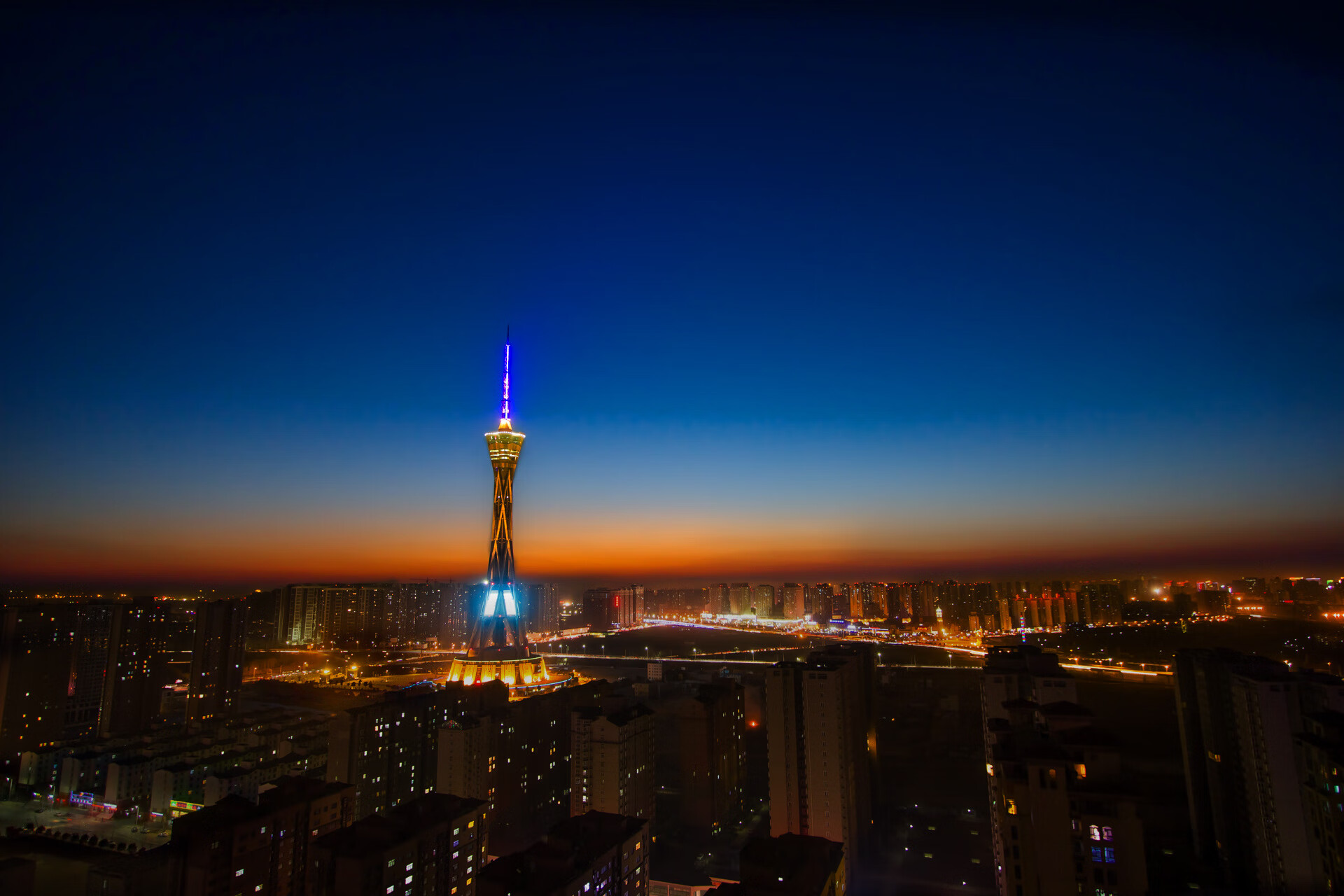 中超球队年度数据分析可视化仪表板展示，中超联赛队标