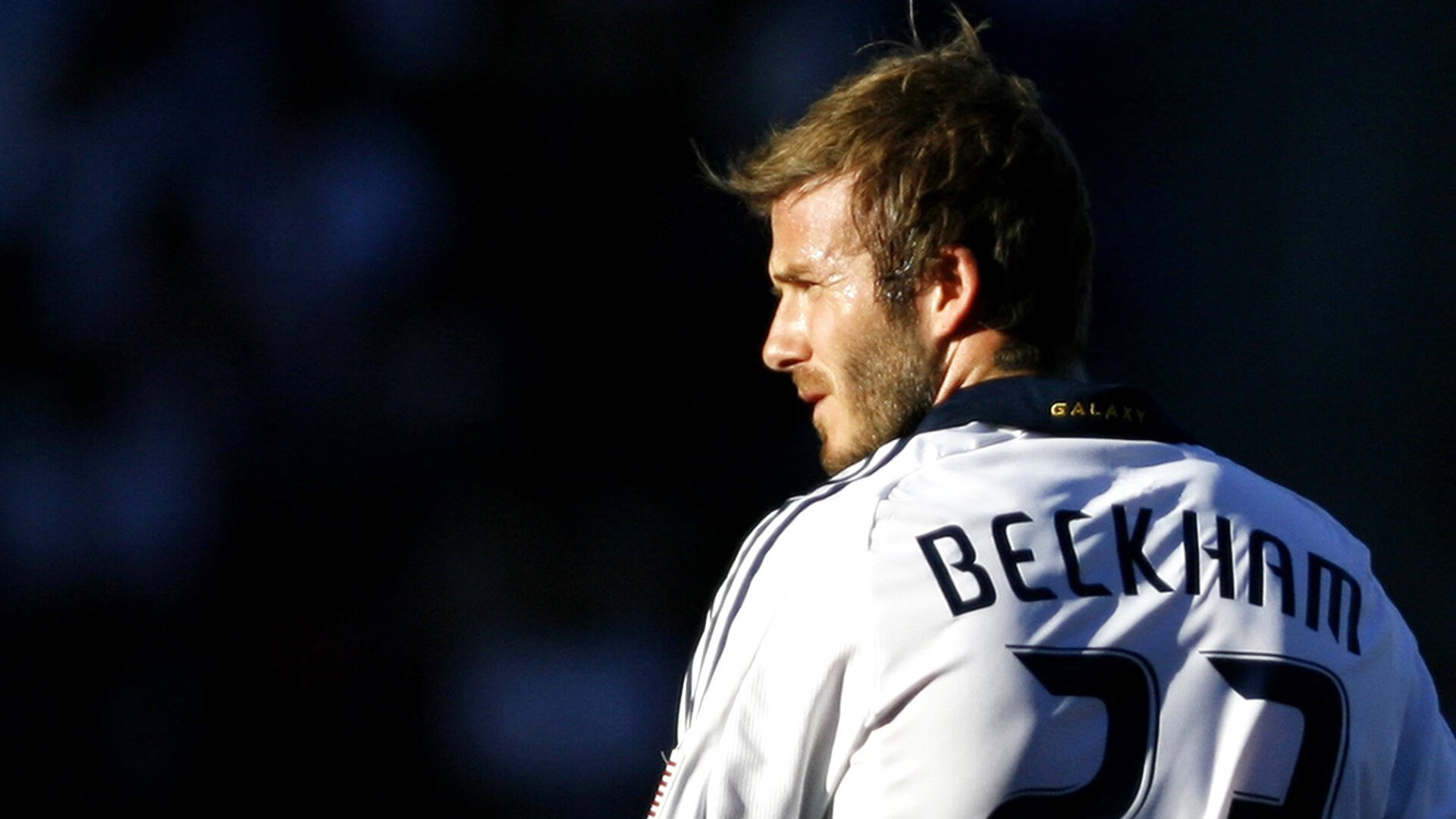 篮网加强外线封锁多次干扰对手投篮，篮网队内线补强